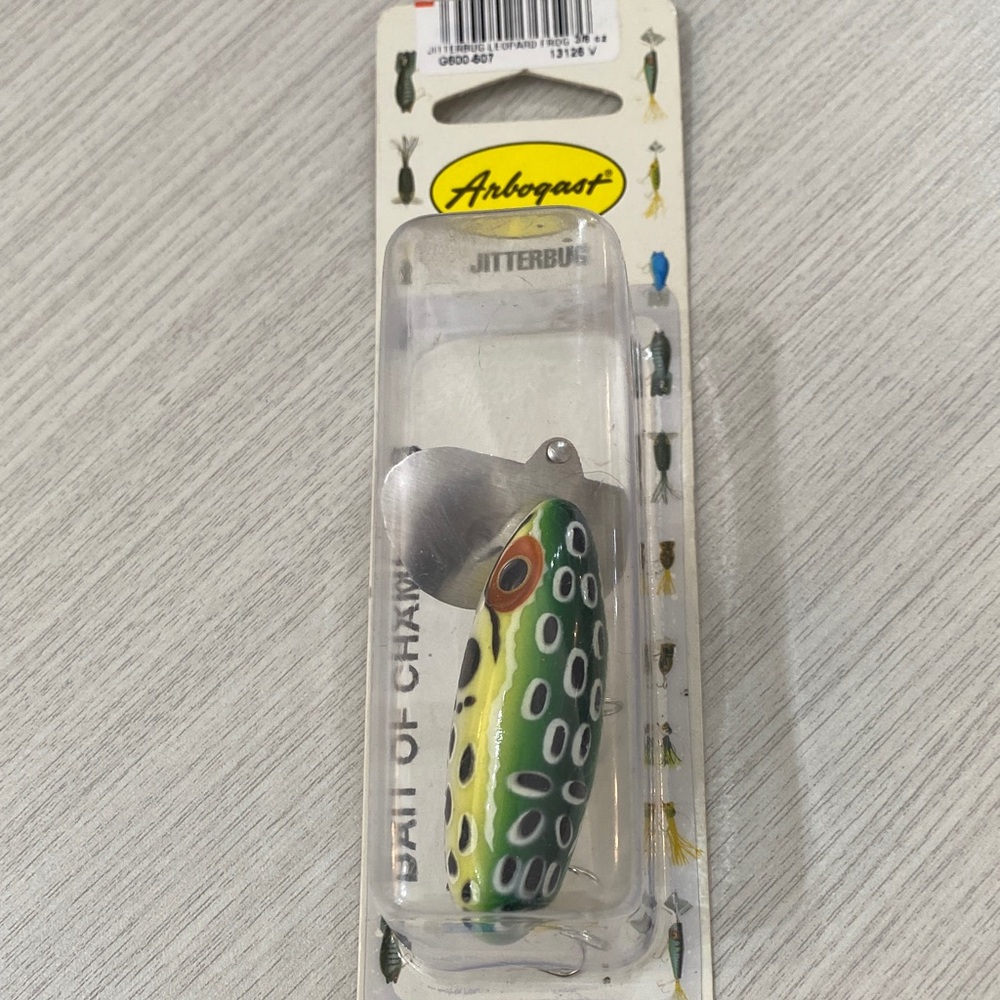 Jitterbug Fishing Lure - Picture 1 of 3